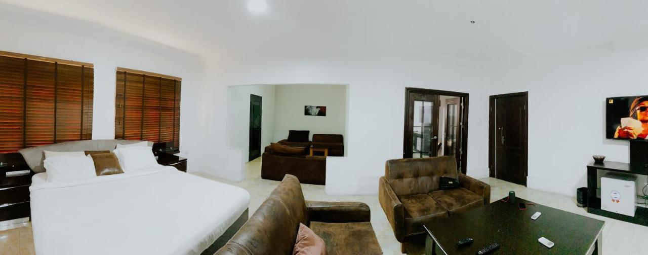 Taverna Lounge & Boutique Hotel Port Harcourt Ngoại thất bức ảnh